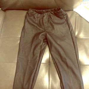 Fake leather leggings